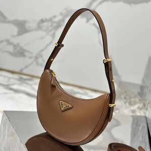 Brown leather shoulder bag
